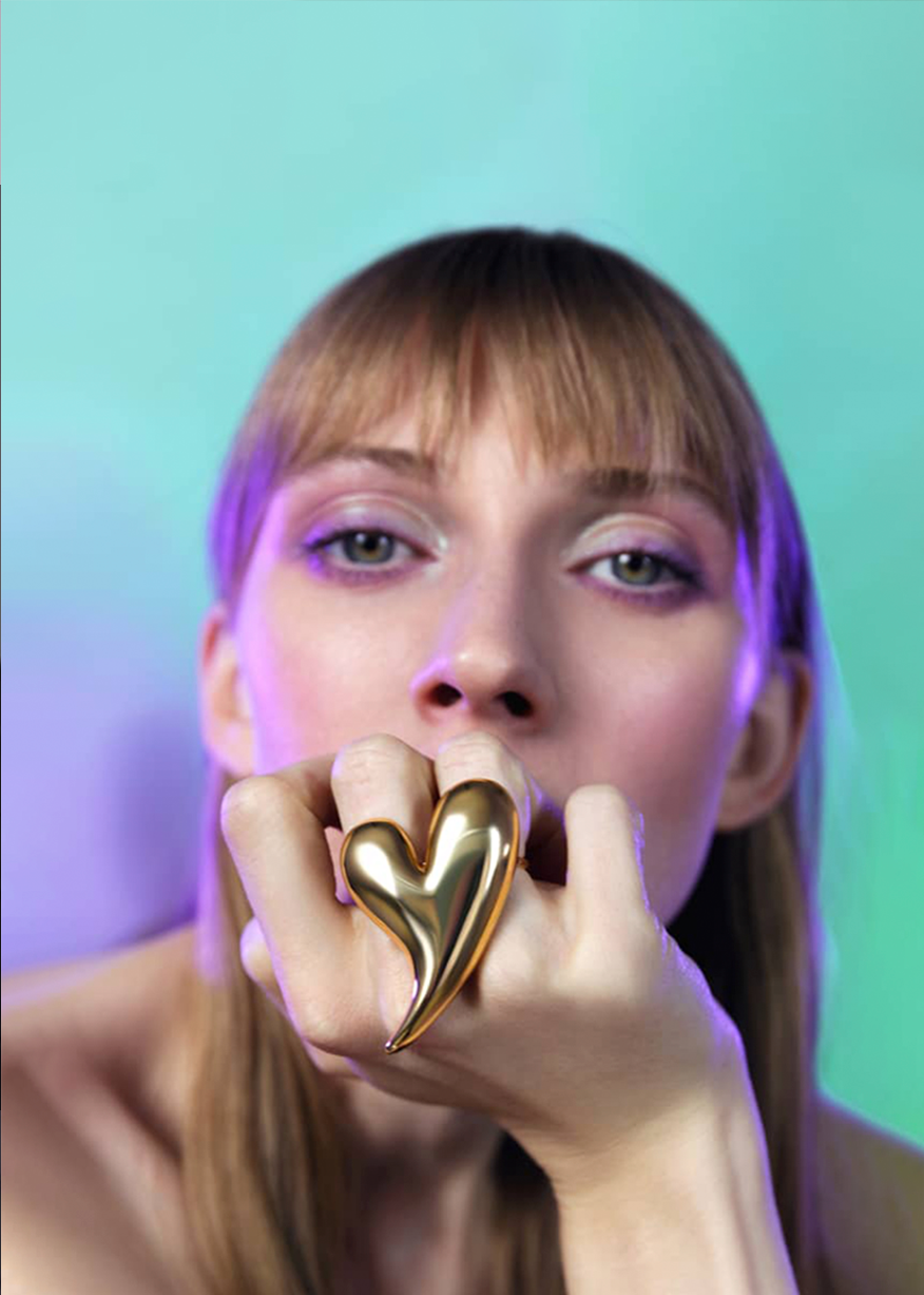 BIG HEART SHAPED RING IN GOLD