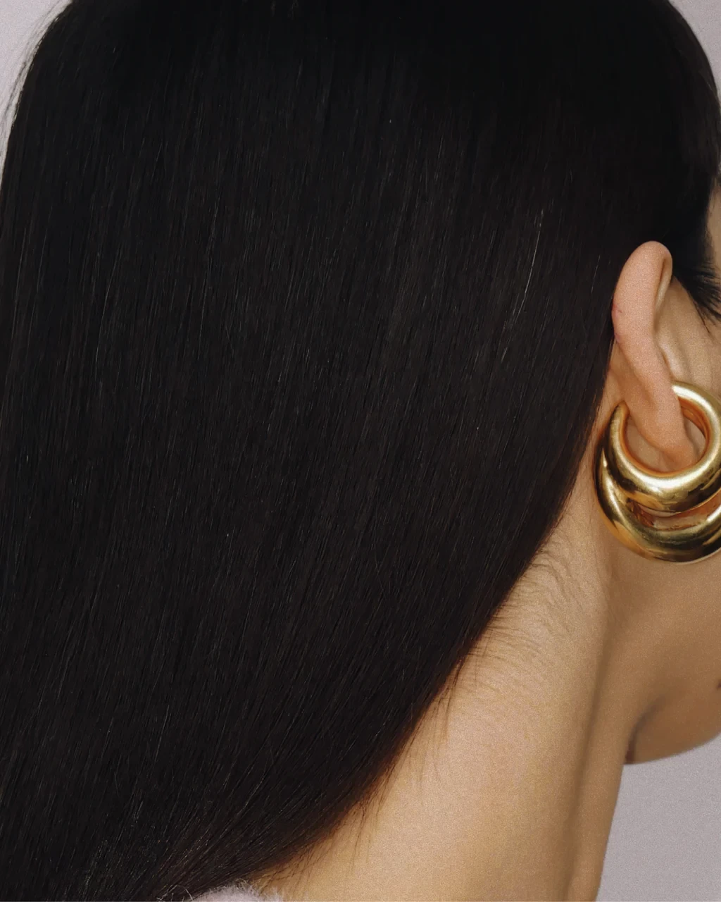 BLOW UP EAR CUFF IN GOLD