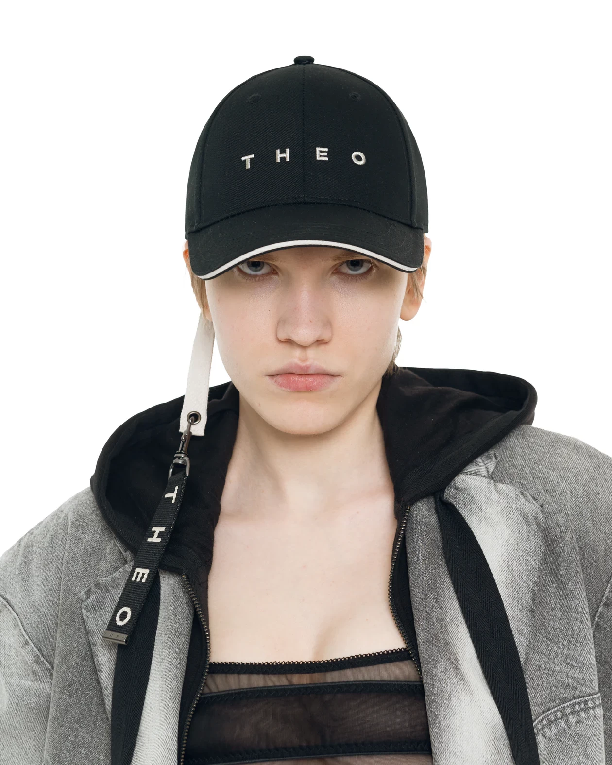 THEO CAP IN BLACK WITH KEYCHAIN