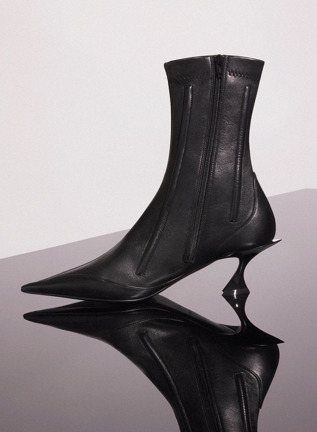 KITTEN ANKLE BOOT CALFSKIN BLACK /BLACK HEEL