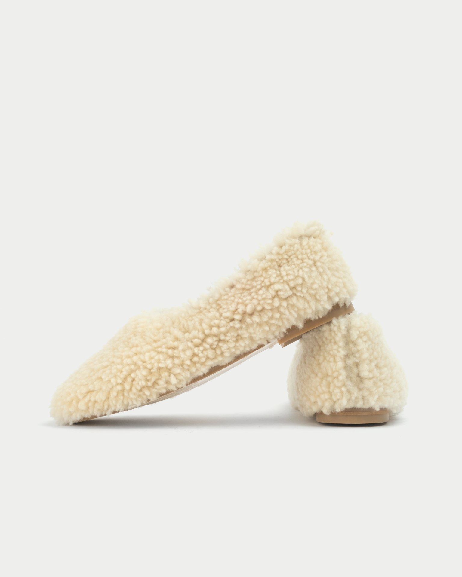 FUR-FUR BALLERINAS IN MILK / SHORT