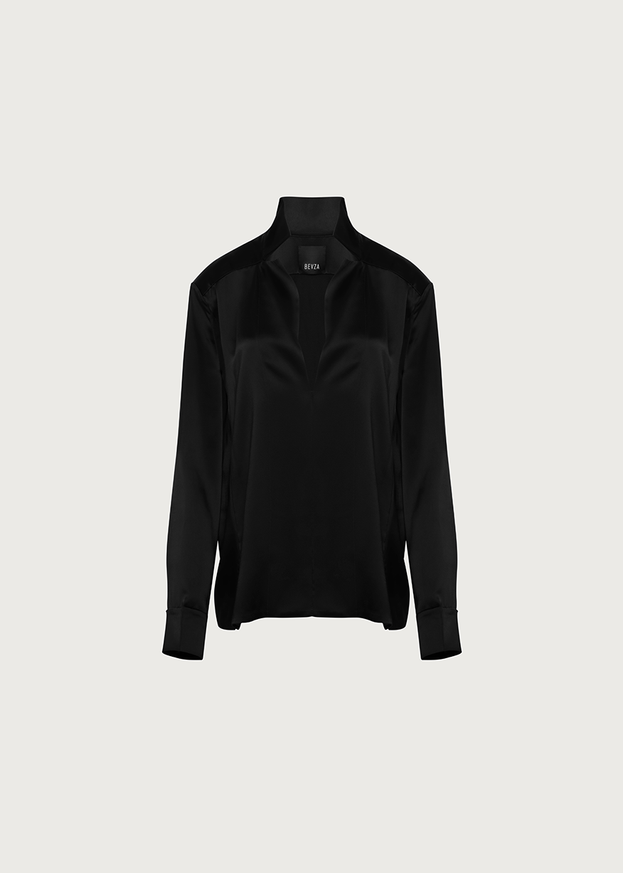 STAND-COLLAR BLOUSE IN BLACK