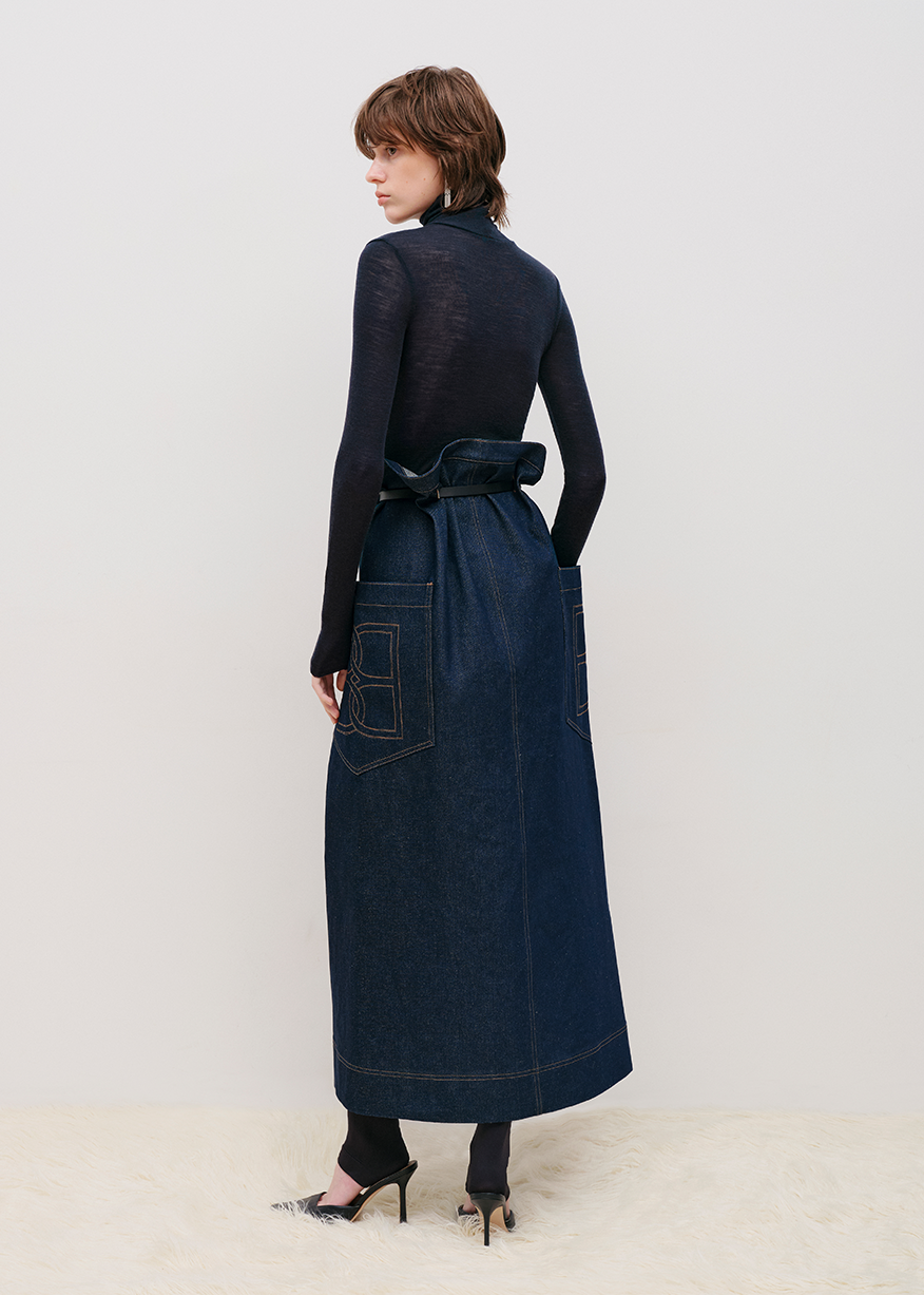 RECTANGULAR DENIM SKIRT IN DARK BLUE