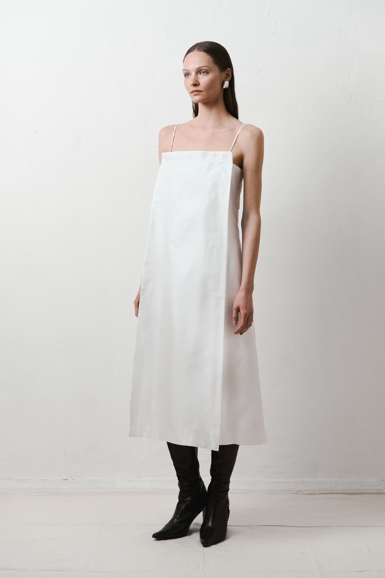 DRESS IN IVORY