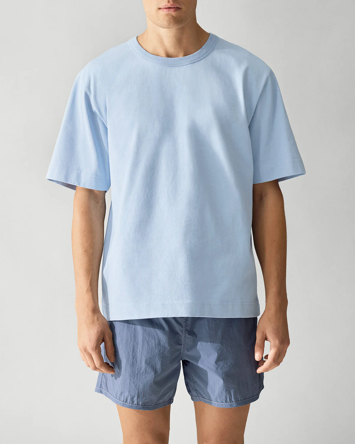 HEAVYWEIGHT T-SHIRT COTTON IN SKY BLUE