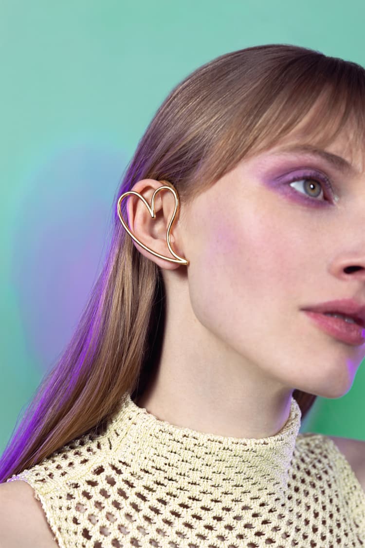 HEART FULL EARCUFF IN GOLD