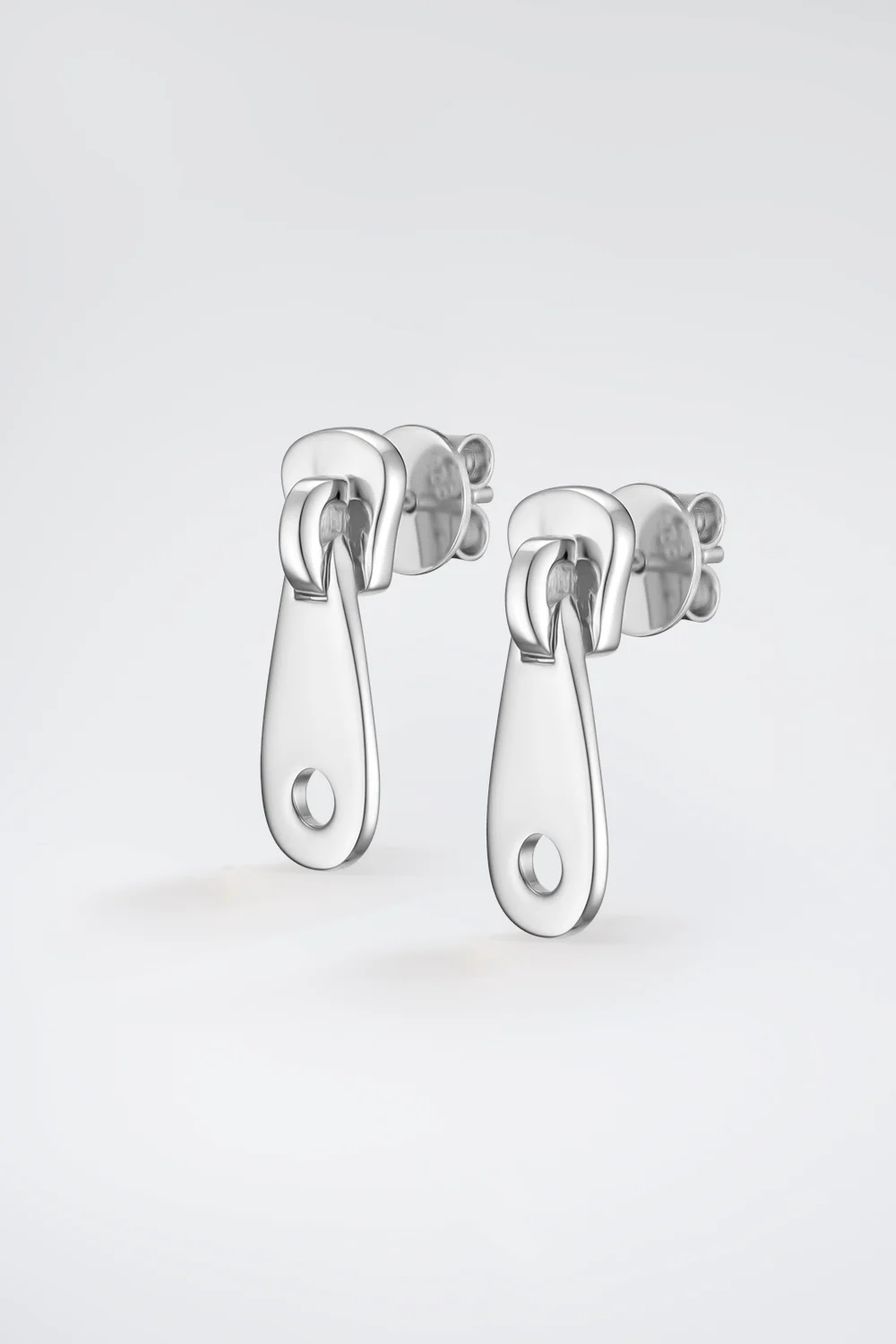 ESSENTIAL ZIP EARRINGS SET IN SILVER