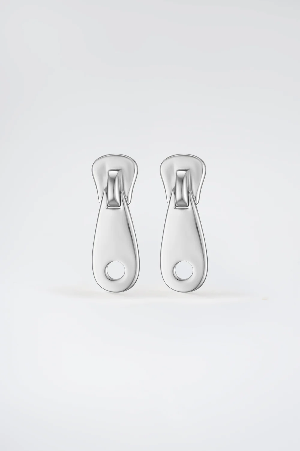 ESSENTIAL ZIP EARRINGS SET IN SILVER