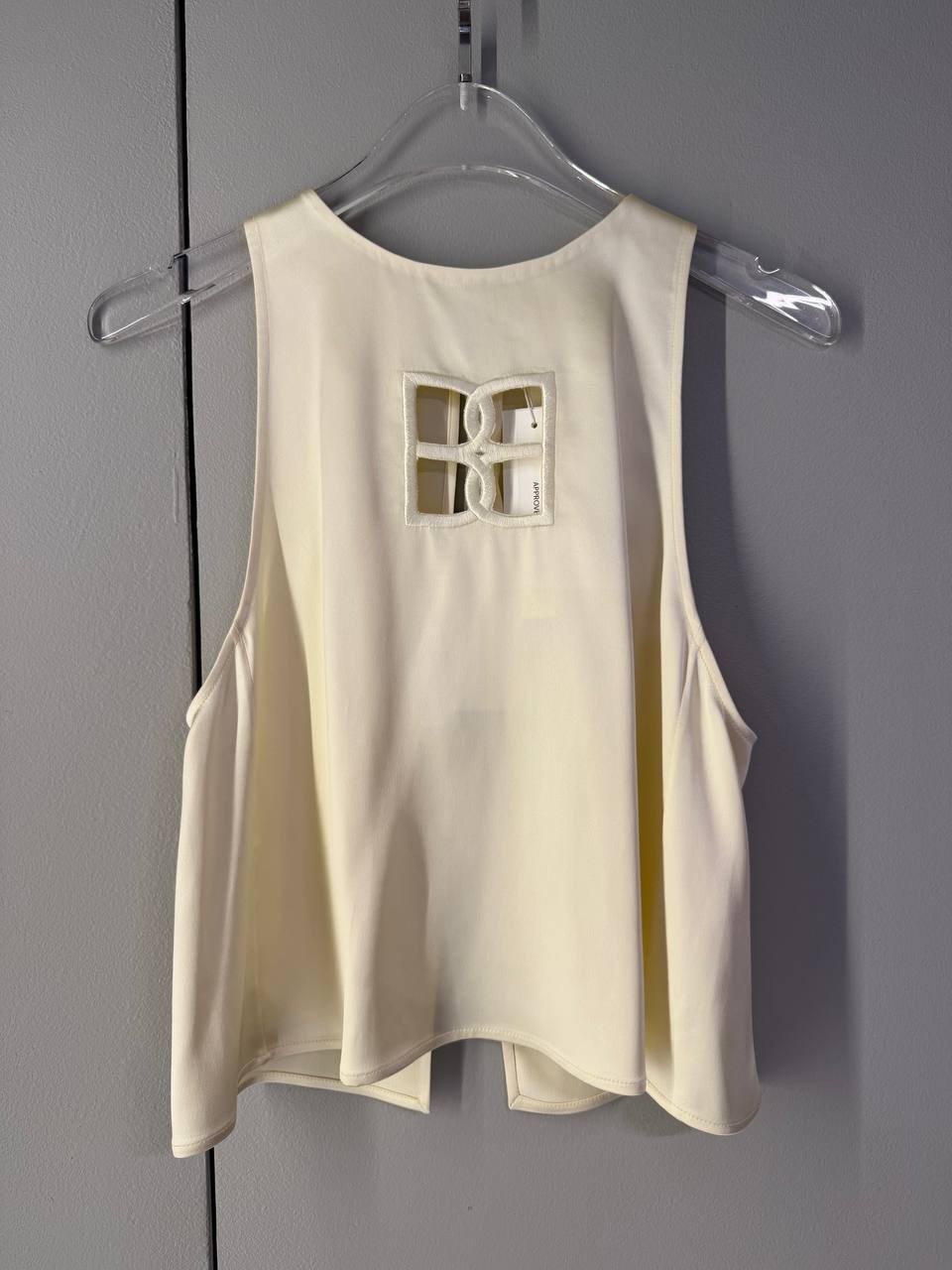 BB MONOGRAM TOP IN VANILLA