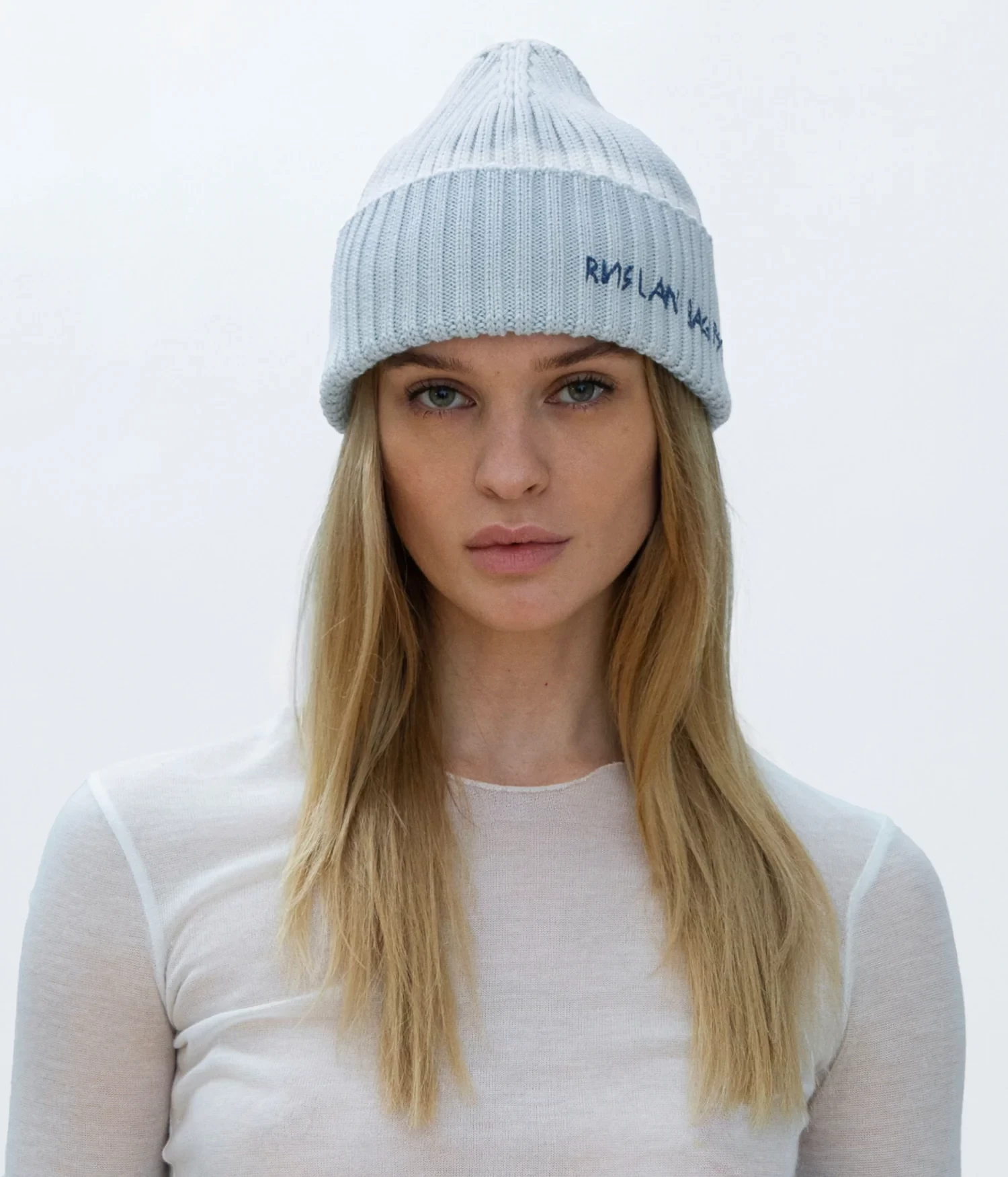 BEANIE HAT IN CREAM/BLUE