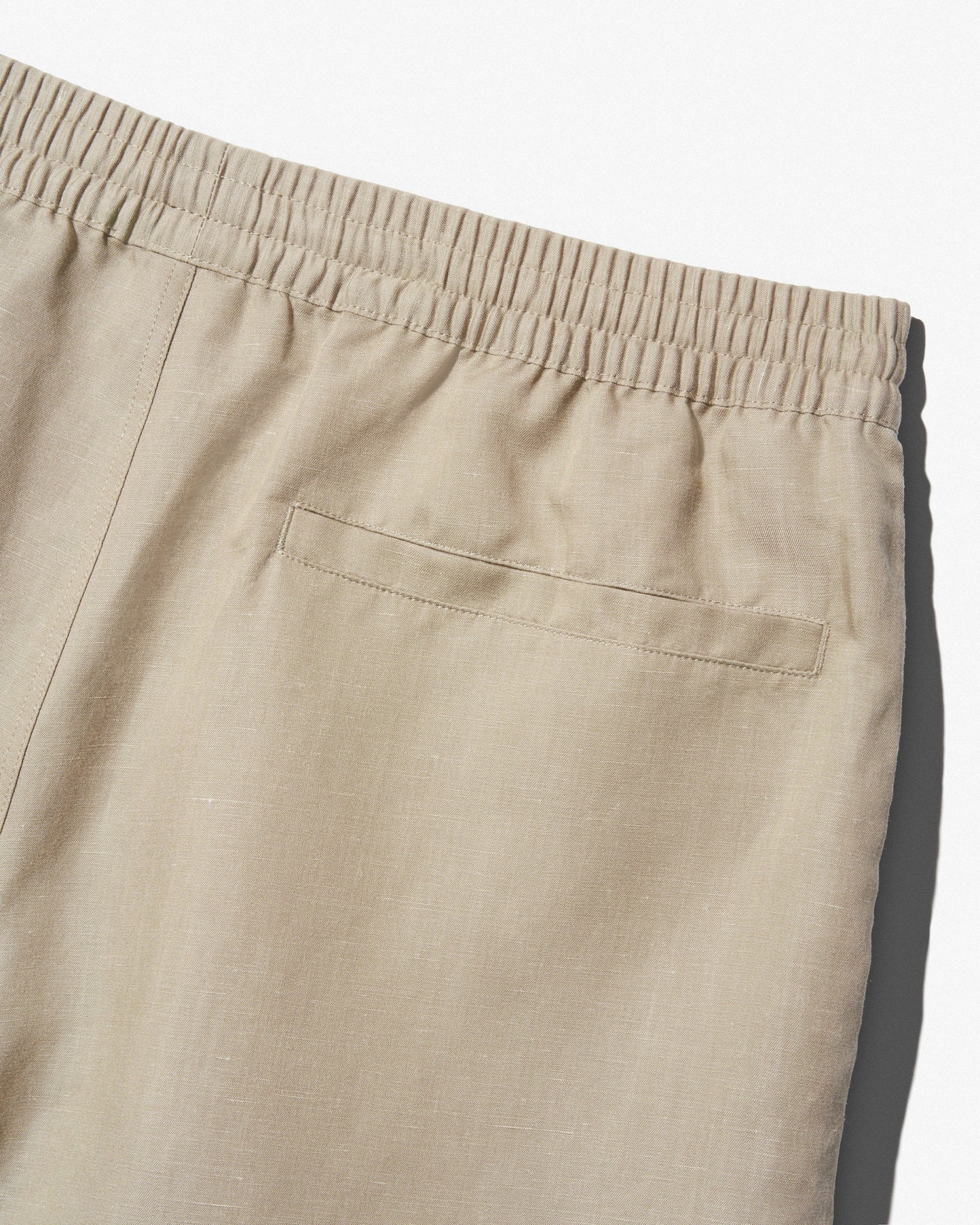 BERMUDA SHORTS IN HAZEL BEIGE