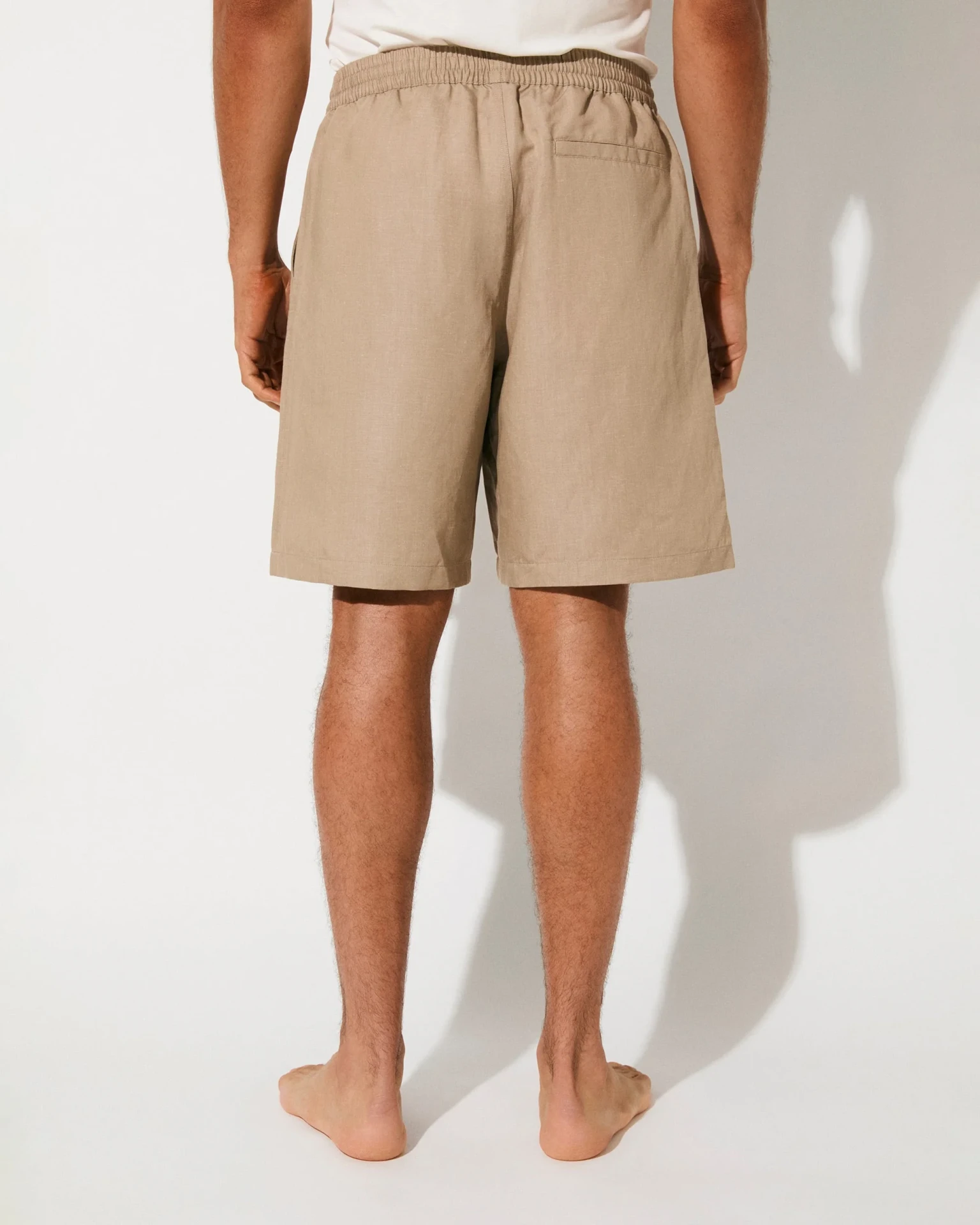 BERMUDA SHORTS IN HAZEL BEIGE