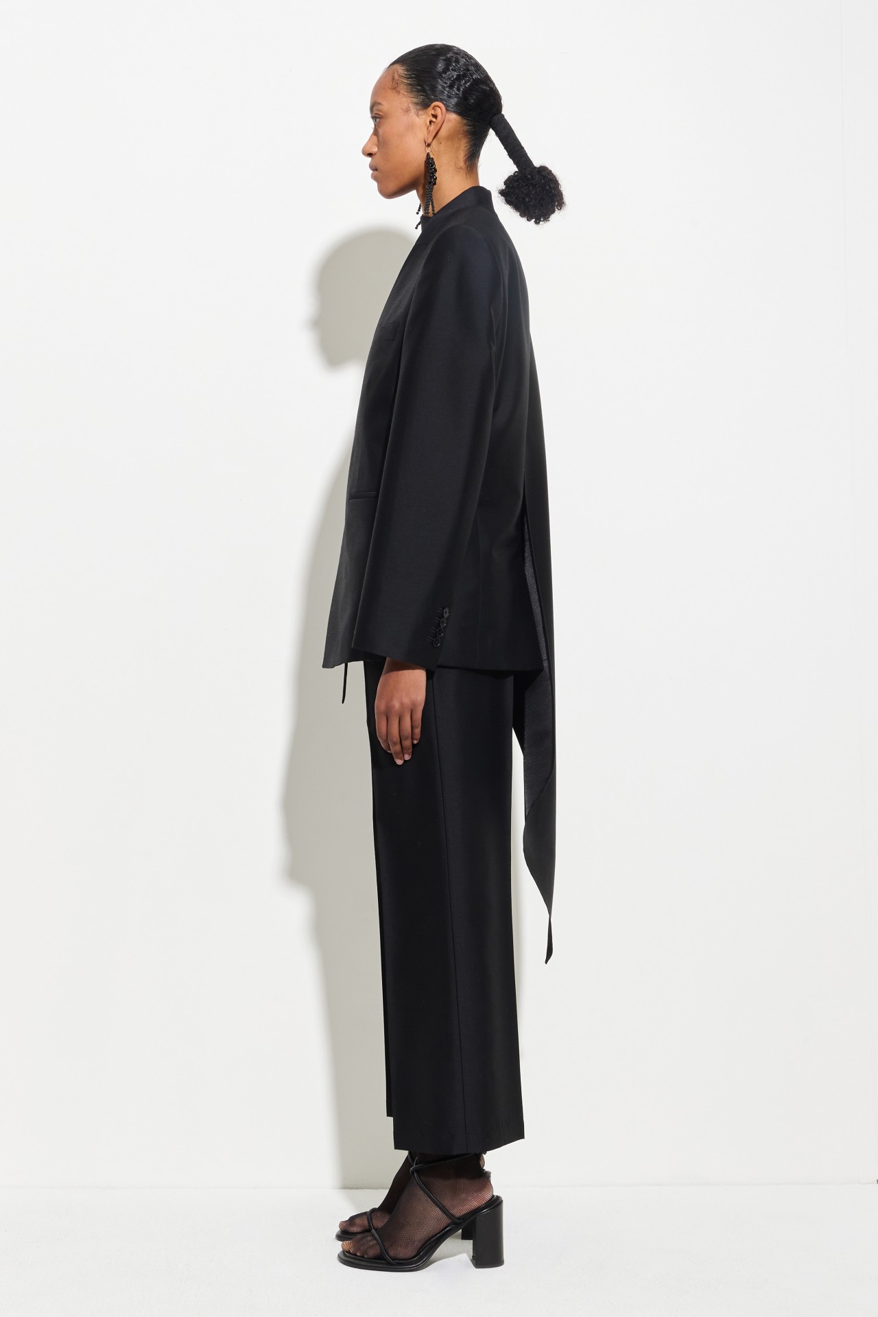 BLAZER WITH DRAPED SCARF IN BLACK