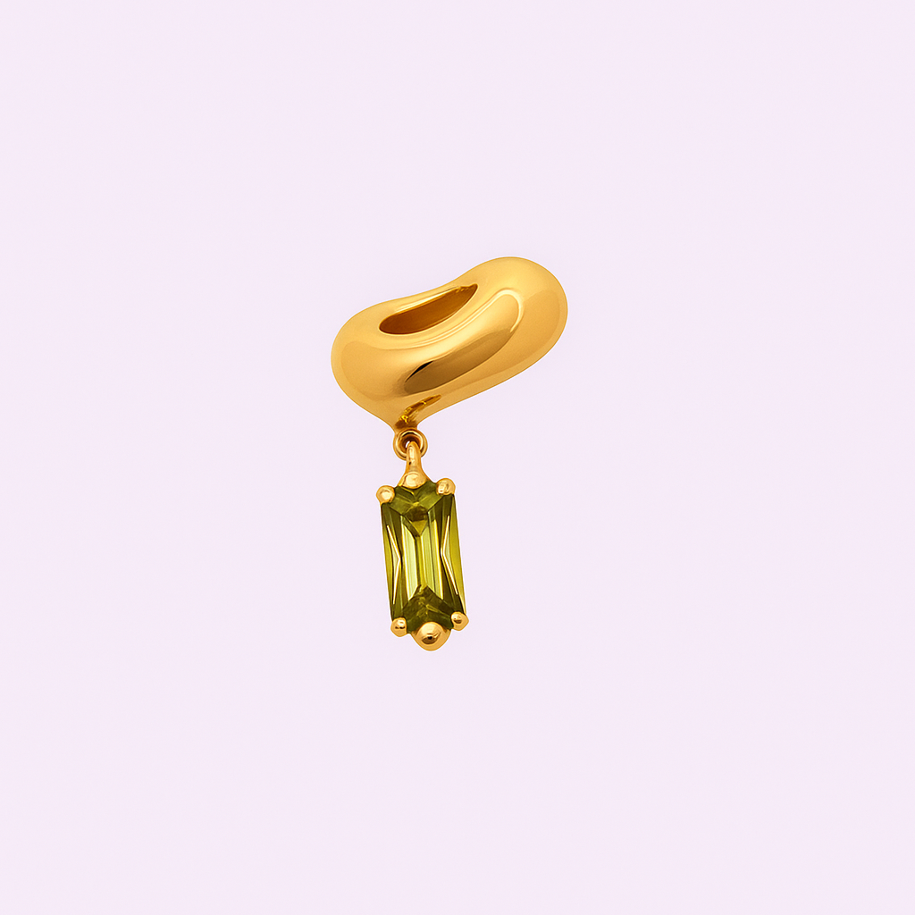 BLOWN GREEN CHARM EAR CUFF IN GOLD