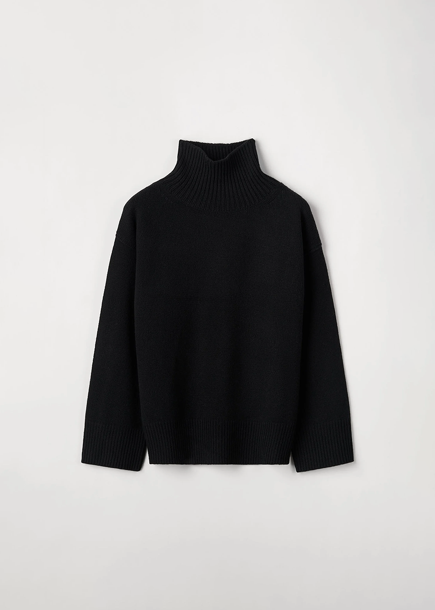 BOYFRIEND TURTLENECK IN BLACK