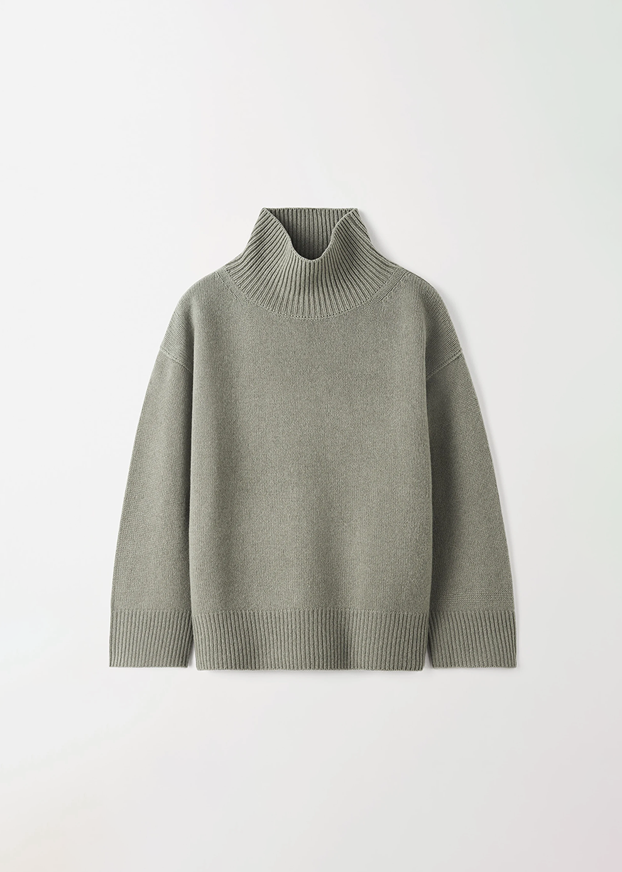 BOYFRIEND TURTLENECK IN GREEN