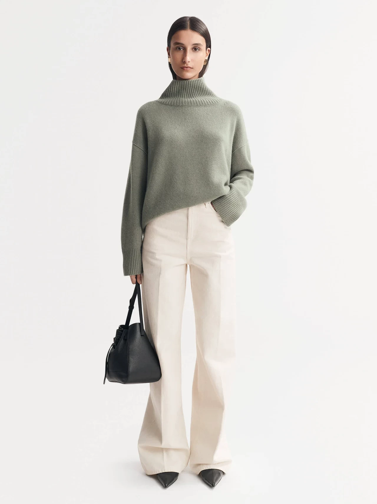 BOYFRIEND TURTLENECK IN GREEN