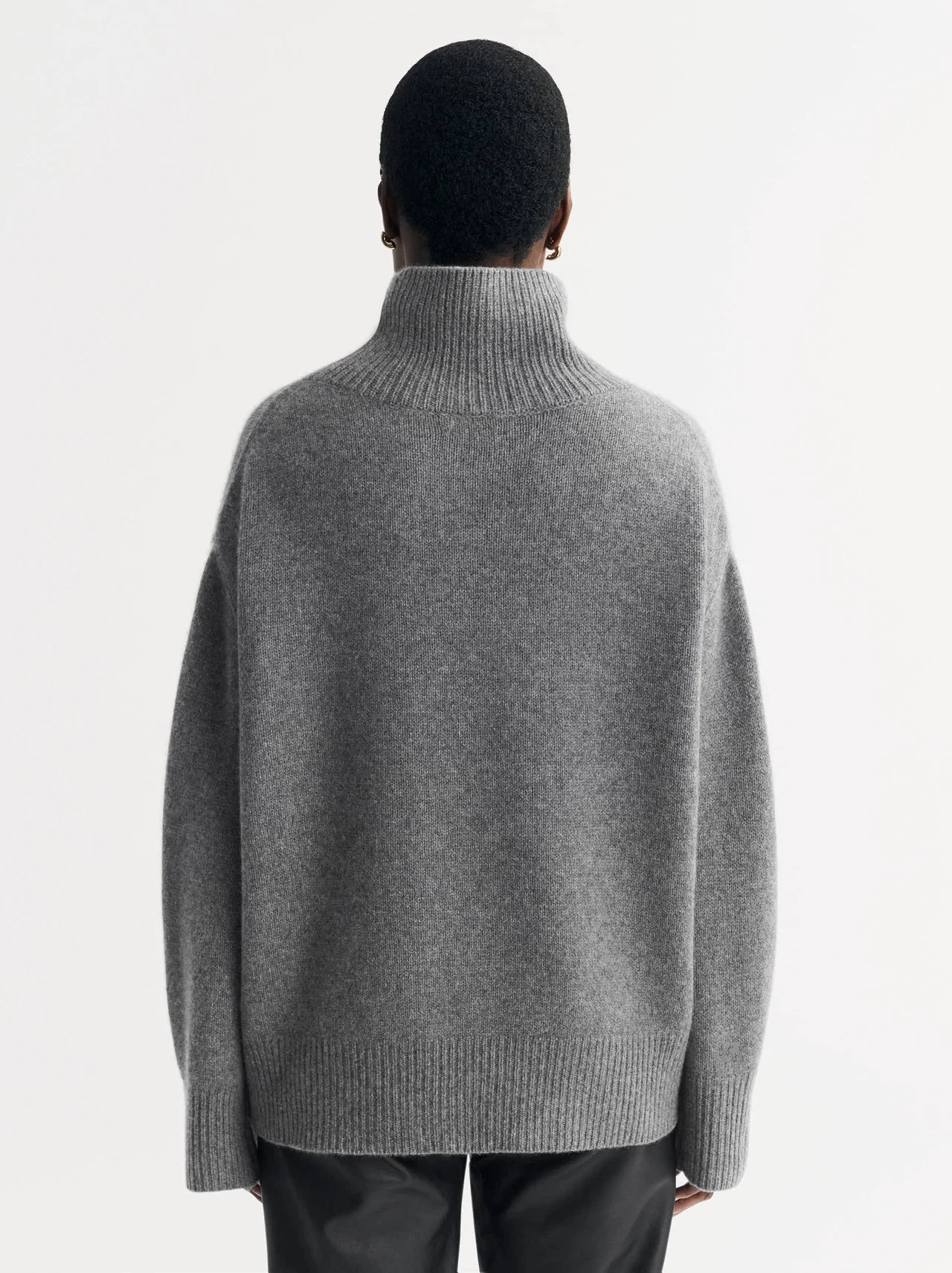 BOYFRIEND TURTLENECK IN GREY