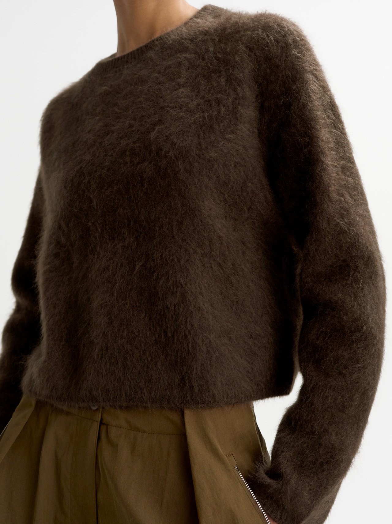 BRUSHED CREWNECK IN MOCHA