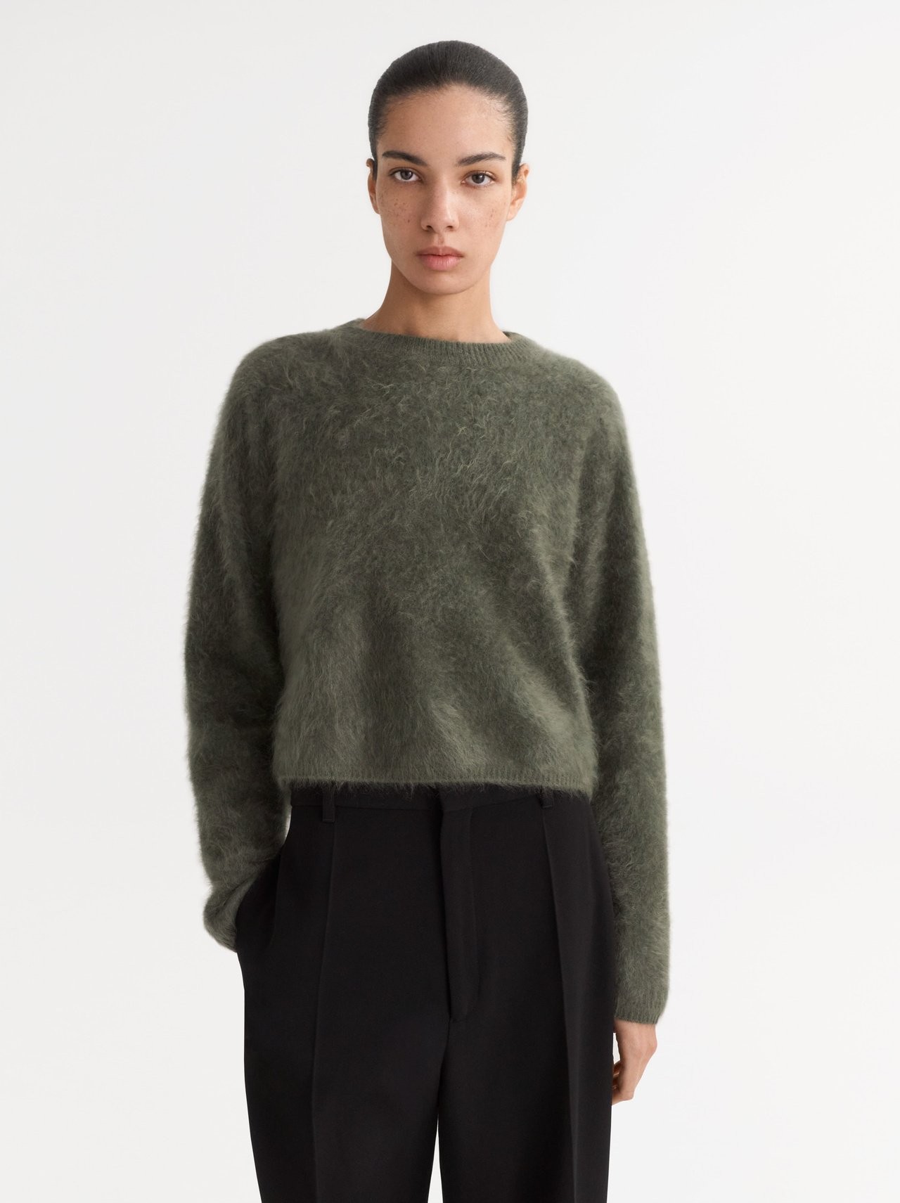 BRUSHED CREWNECK IN OLIVE