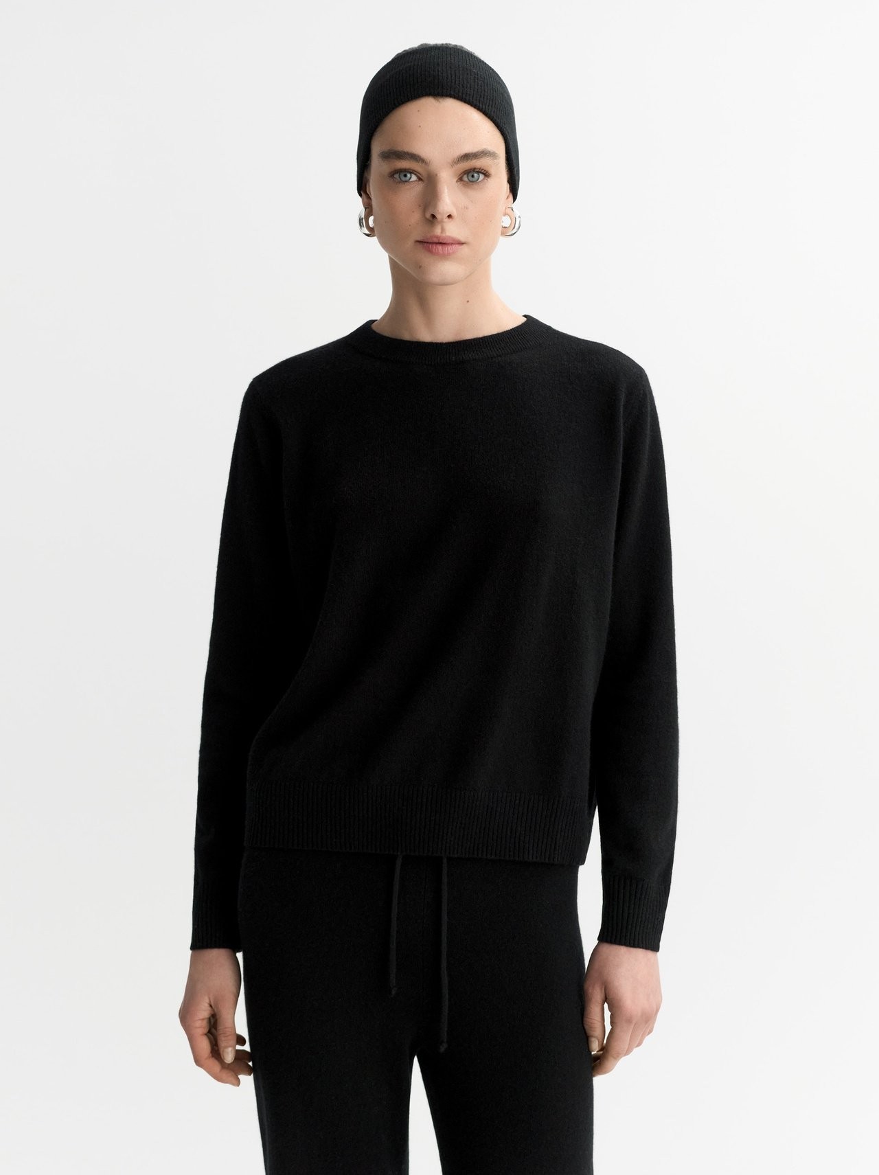 CASHMERE SET IN BLACK