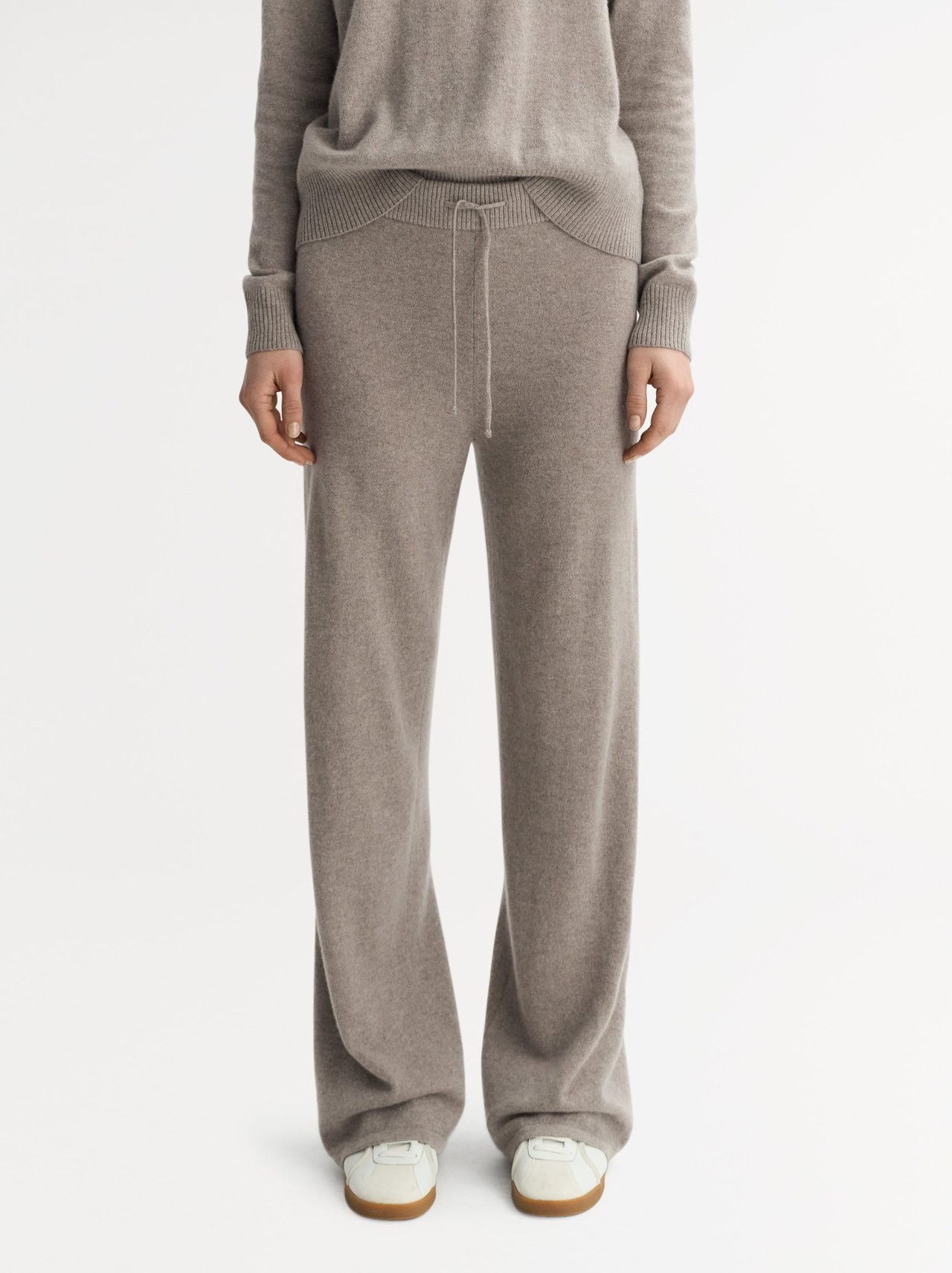 CASHMERE SET IN GREIGE