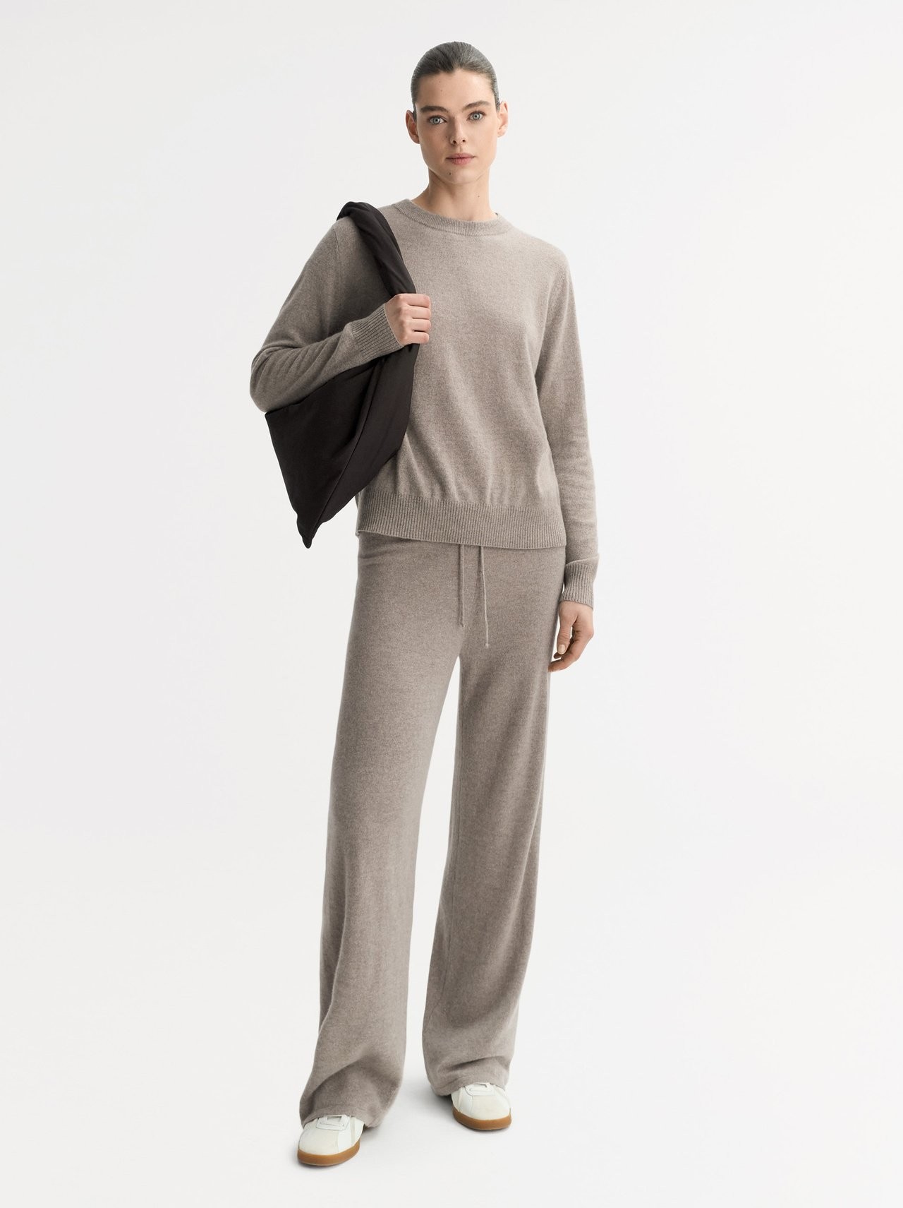 CASHMERE SET IN GREIGE