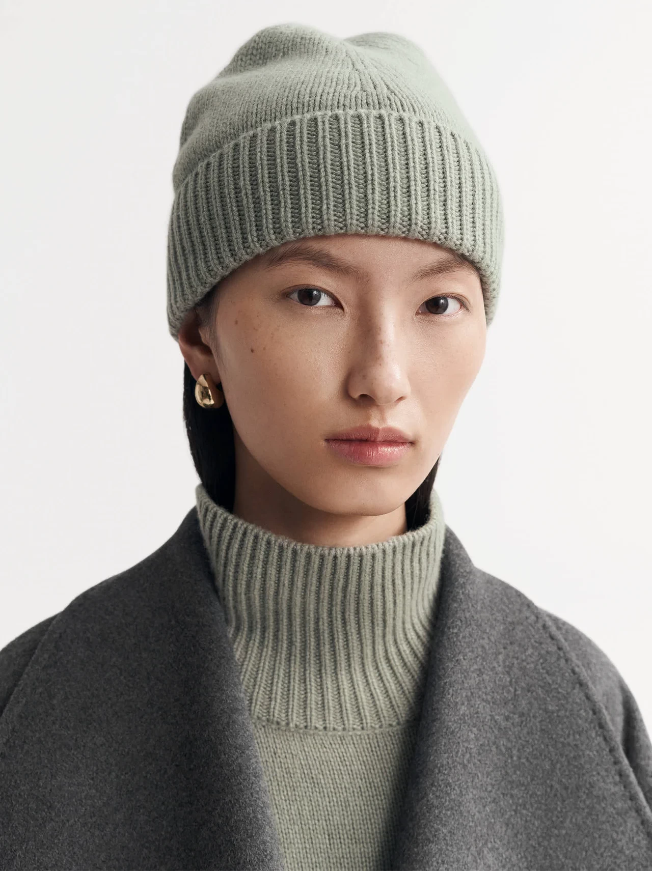 CHUNKY BEANIE IN SAGE GREEN