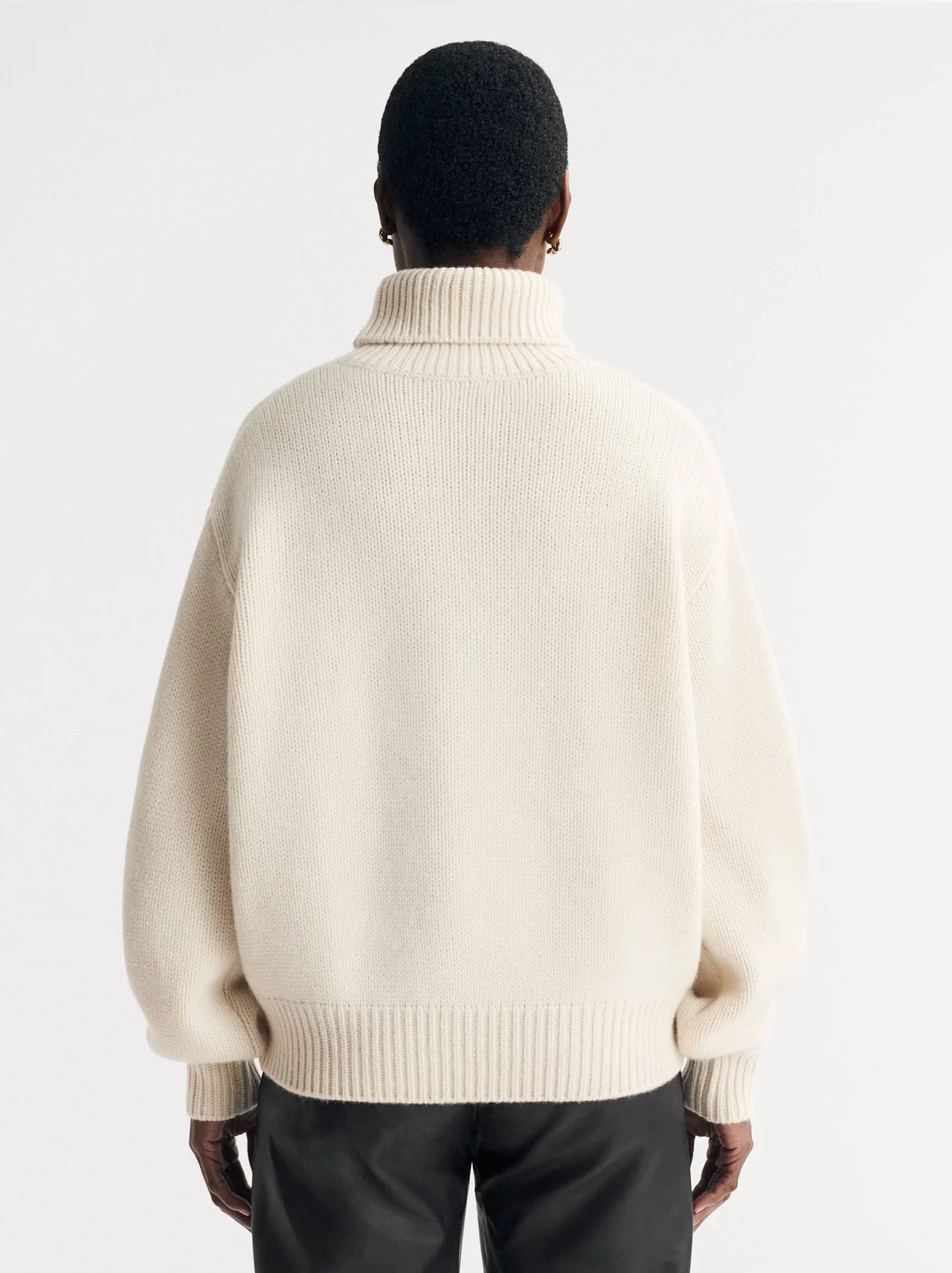 CHUNKY TURTLENECK IN WHITE