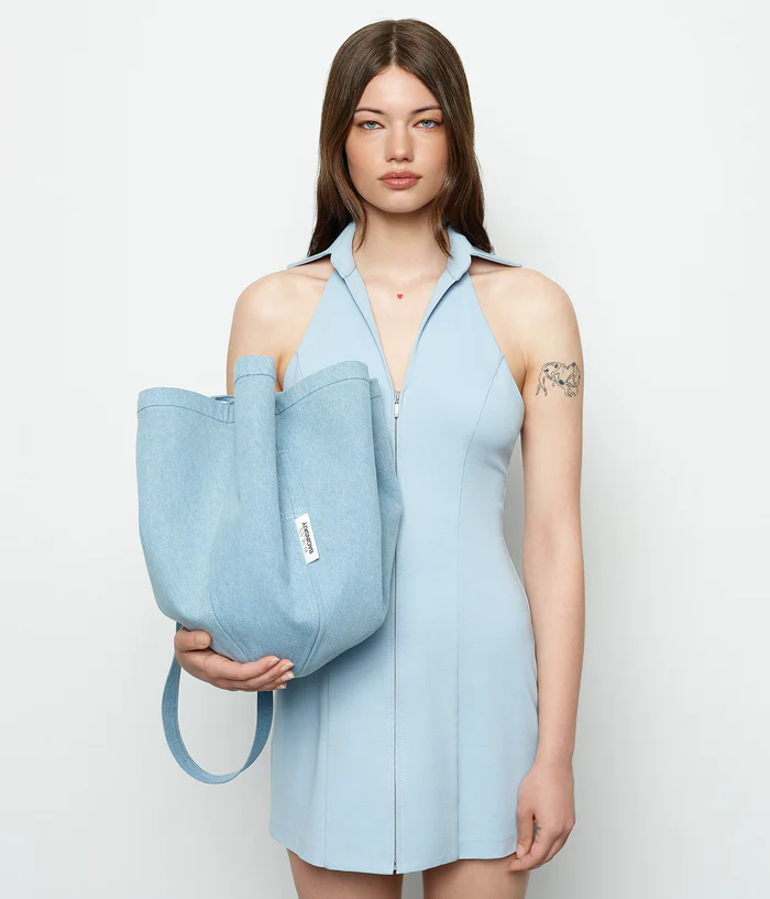 RUSLAN BAGINSKIY DENIM TOTE BAG IN BLUE
