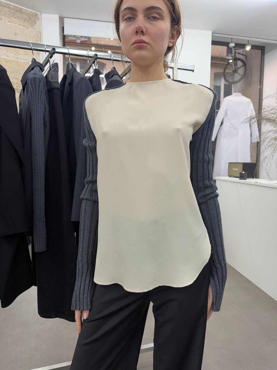 TEE WITH RIBBED-KNIT SLEEVES