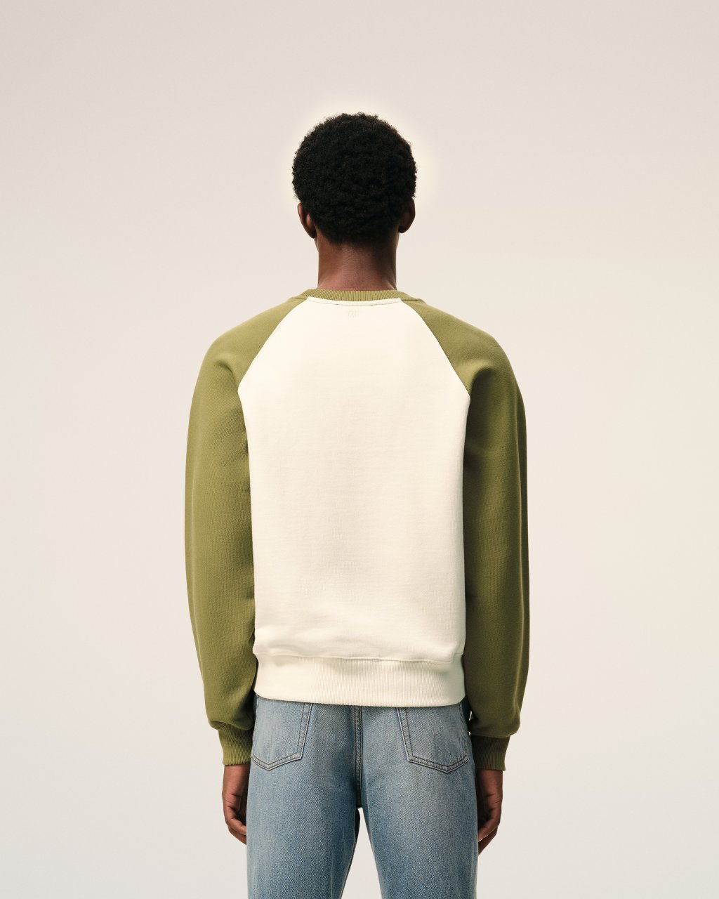 BOXY FIT CREWNECK WITH AMI DE COEUR KNITTED PATCH IN BLANC CREME/MATCHA