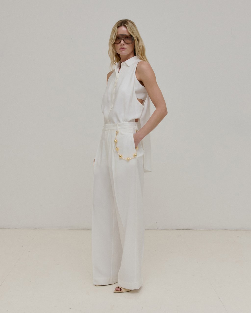 VANESSA - SLEEVELESS TANK SHIRT