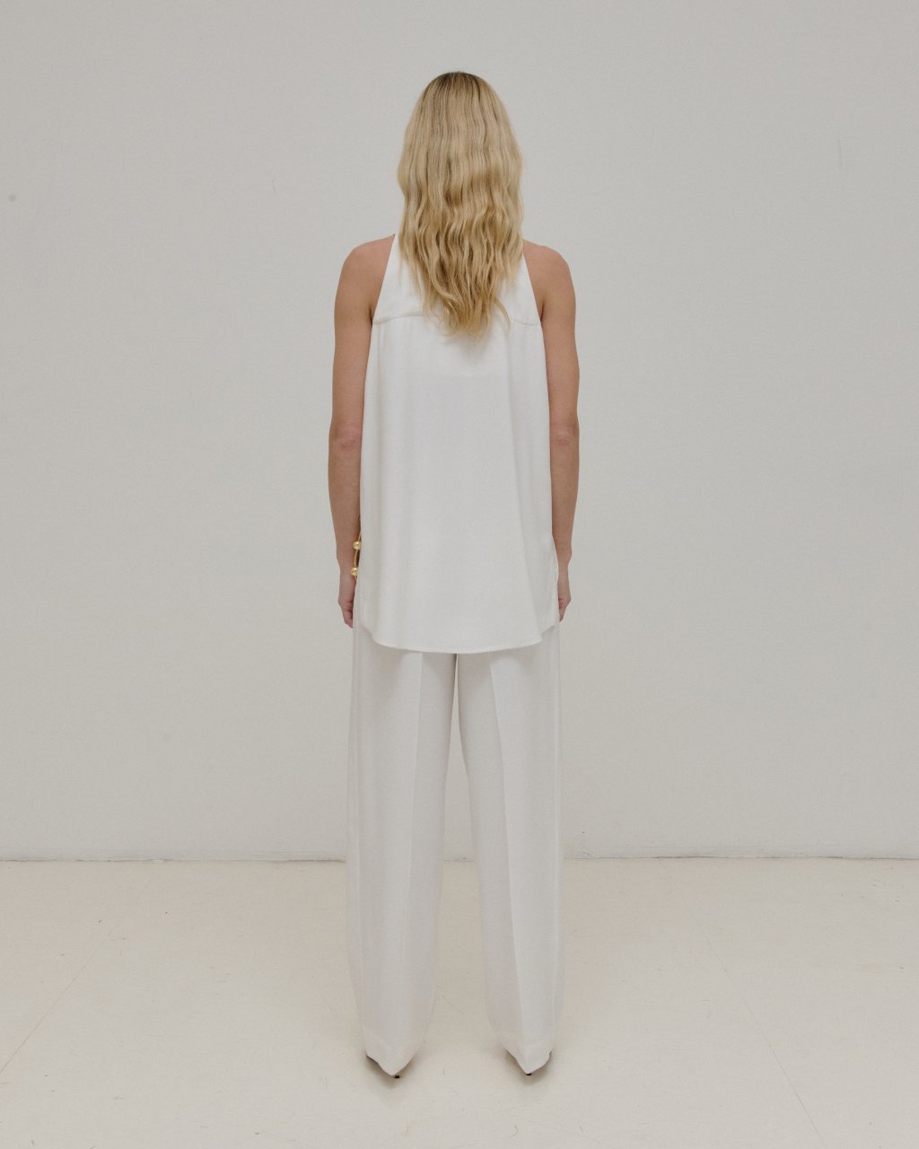VANESSA - SLEEVELESS TANK SHIRT