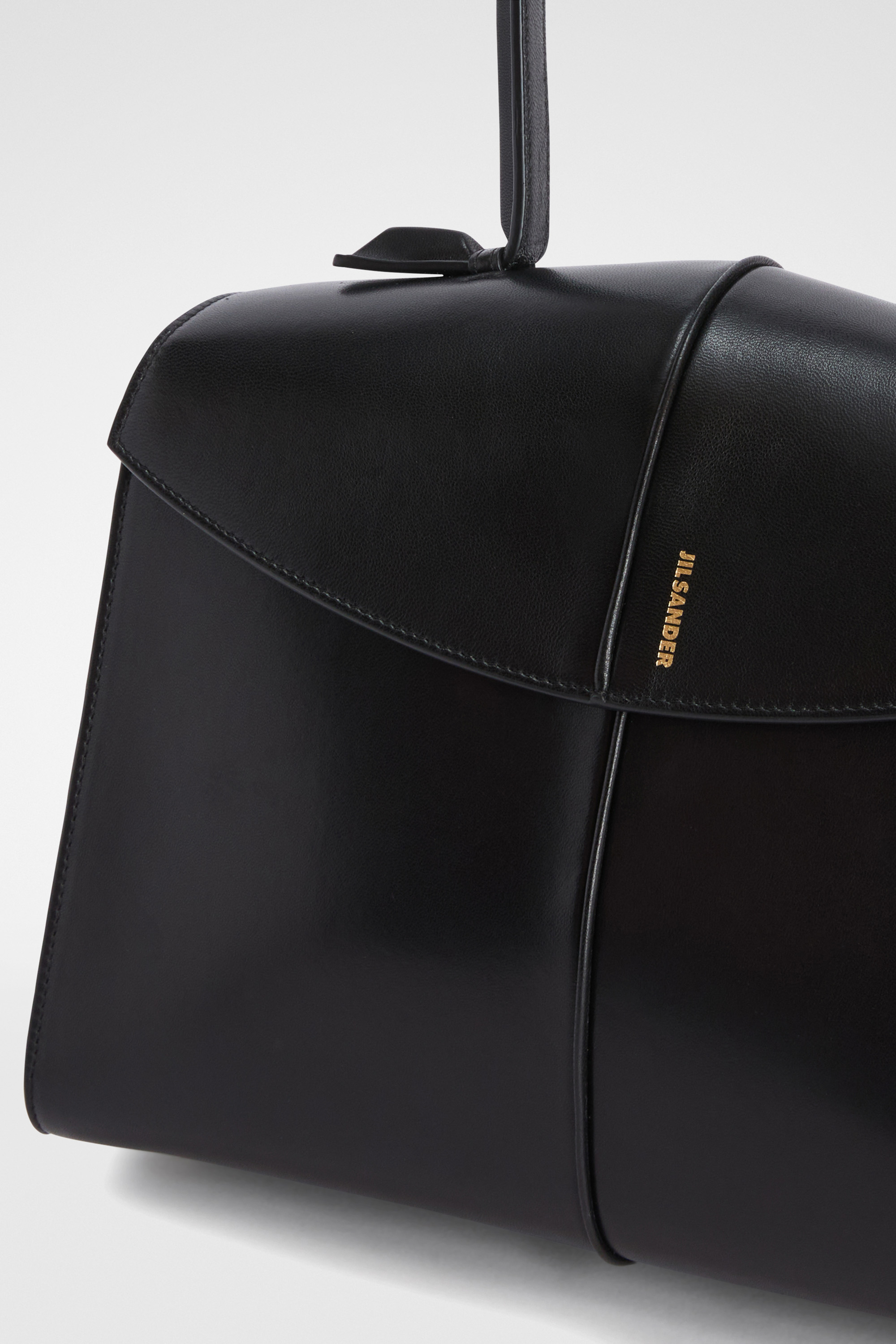 LINEA TOP HANDLE BAG IN BLACK 