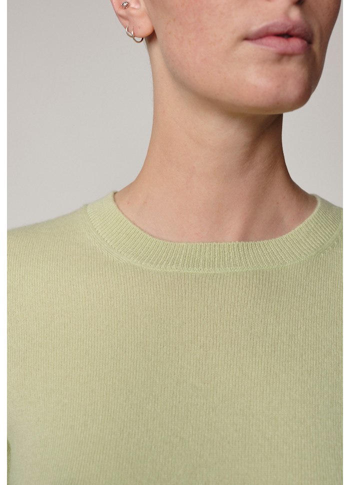THORA KNIT T-SHIRT IN PISTACIO