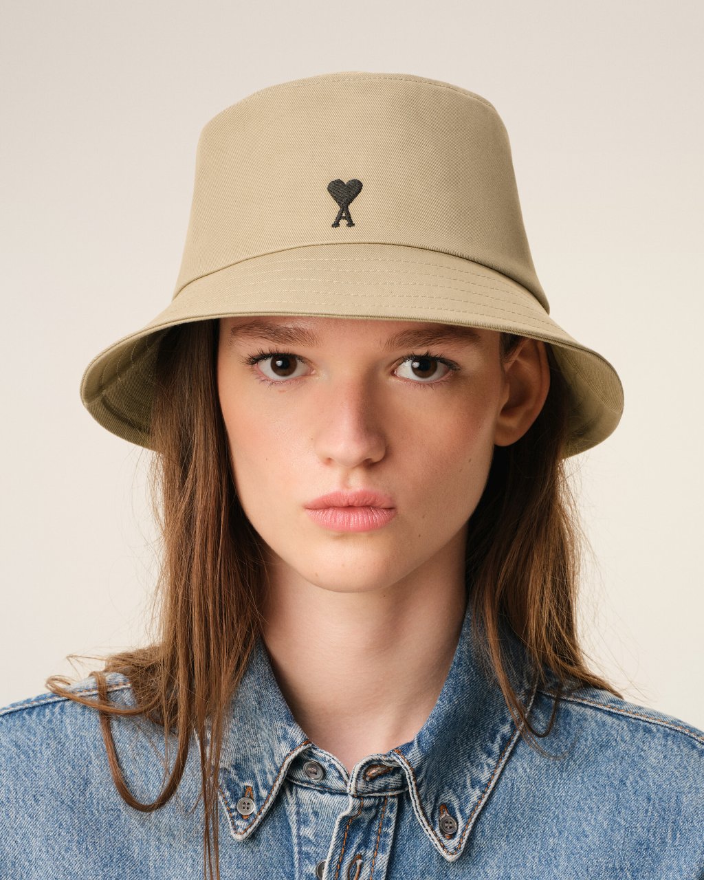 QUOTA -BLACK AMI DE COEUR BUCKET HAT IN BEIGE TAUPE