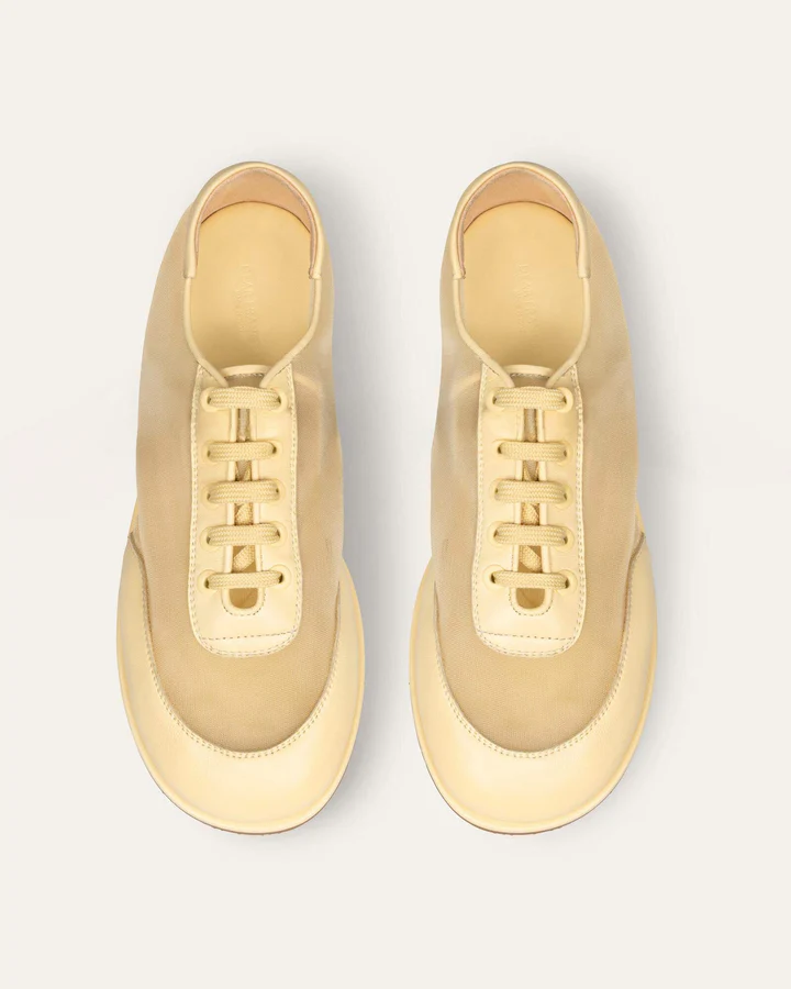 MESH TRAINER IN CREME