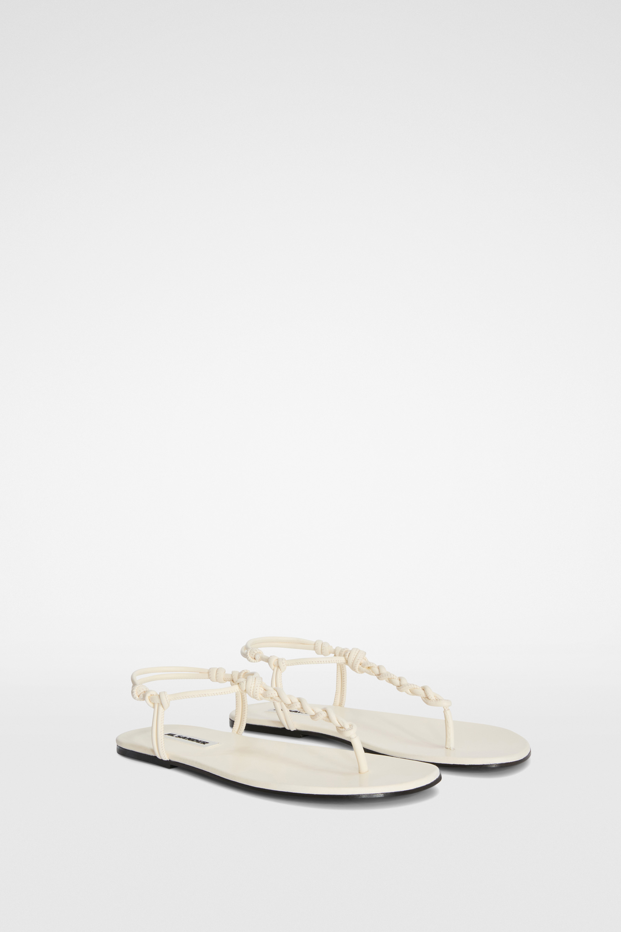 SANDAL IN EGGSHELL 