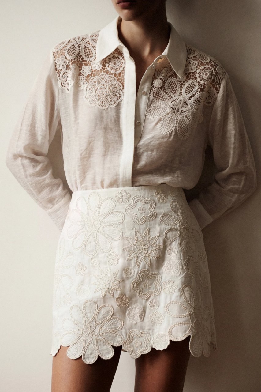 GIA EMBROIDERED MINI SKIRT