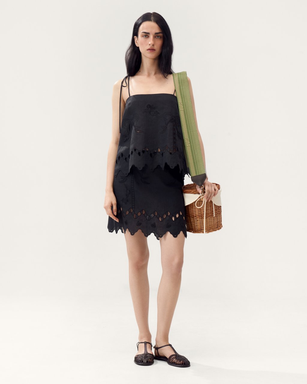 YASNA EMBROIDERED SKIRT IN BLACK
