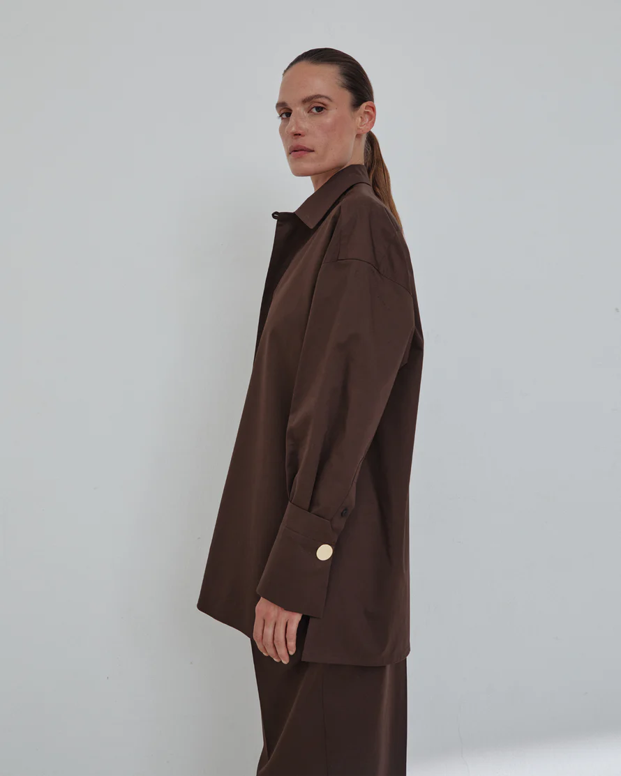 JODIE - POPELINE TUNIC STYLE SHIRT IN DARK BROWN