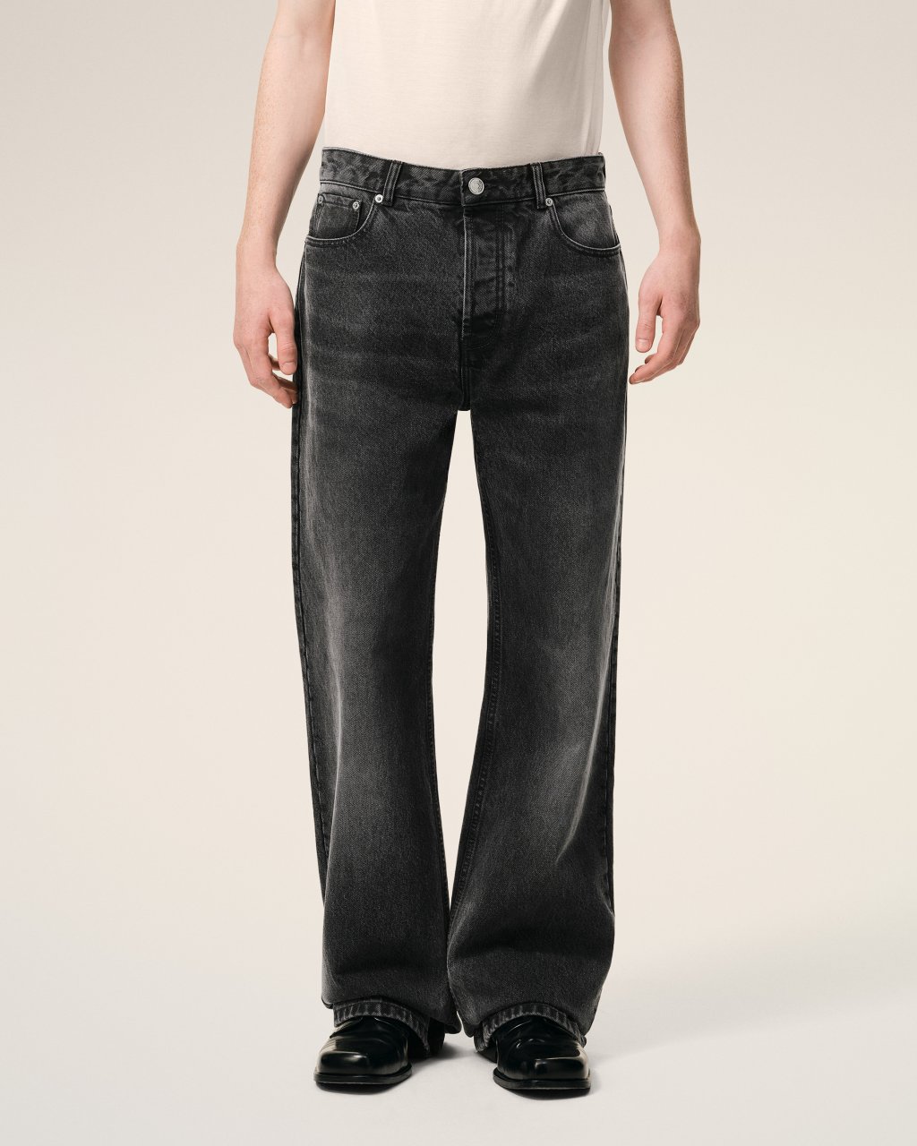LARGE FIT JEANS IN USED BLACK