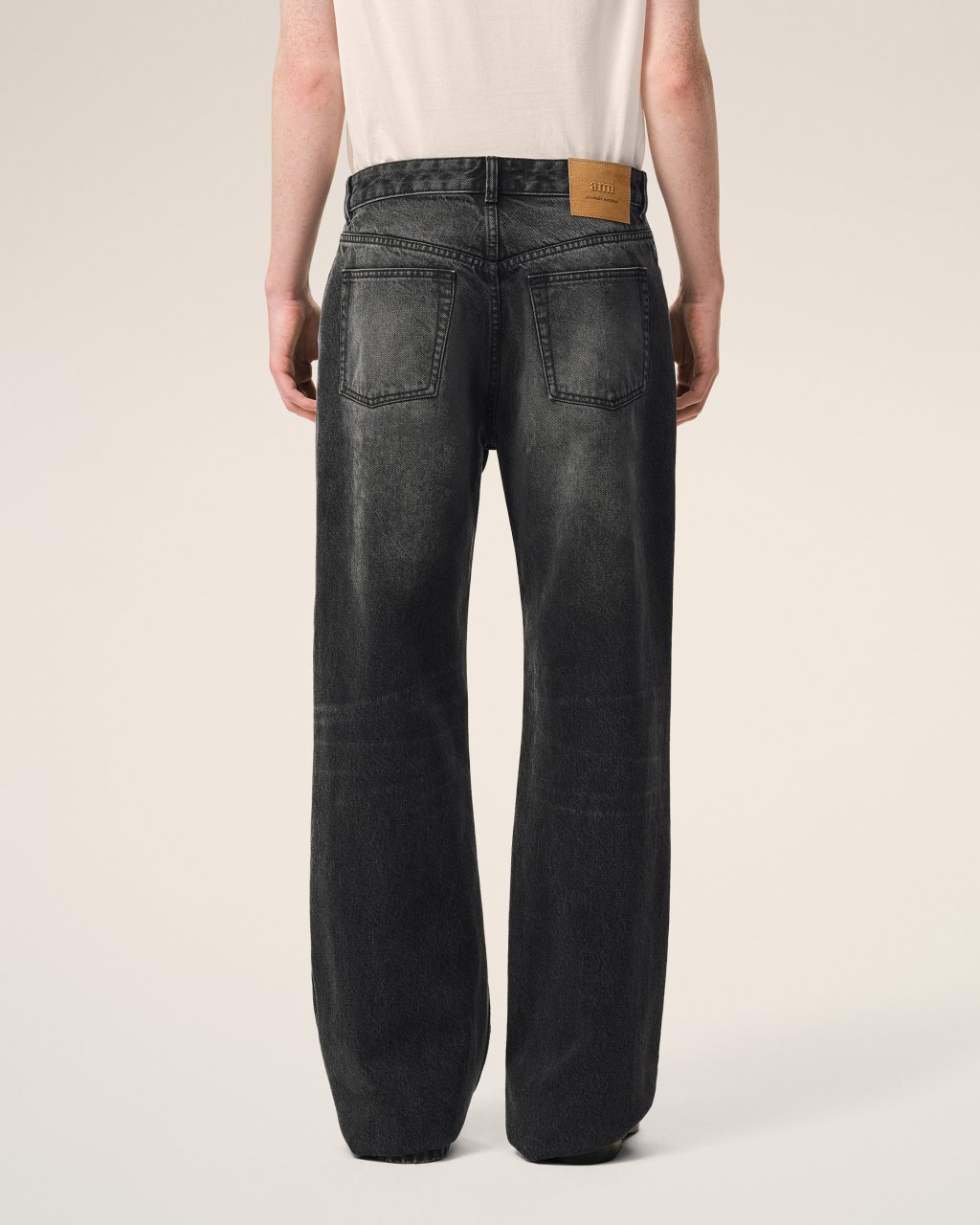 LARGE FIT JEANS IN USED BLACK