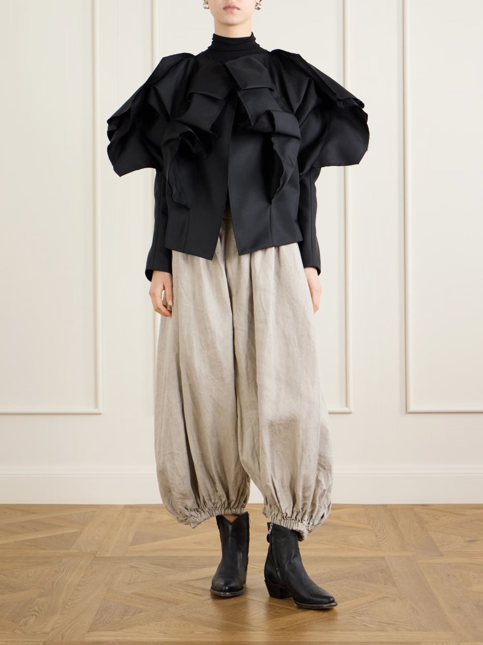 RUFFLED JACKET IN BLACK