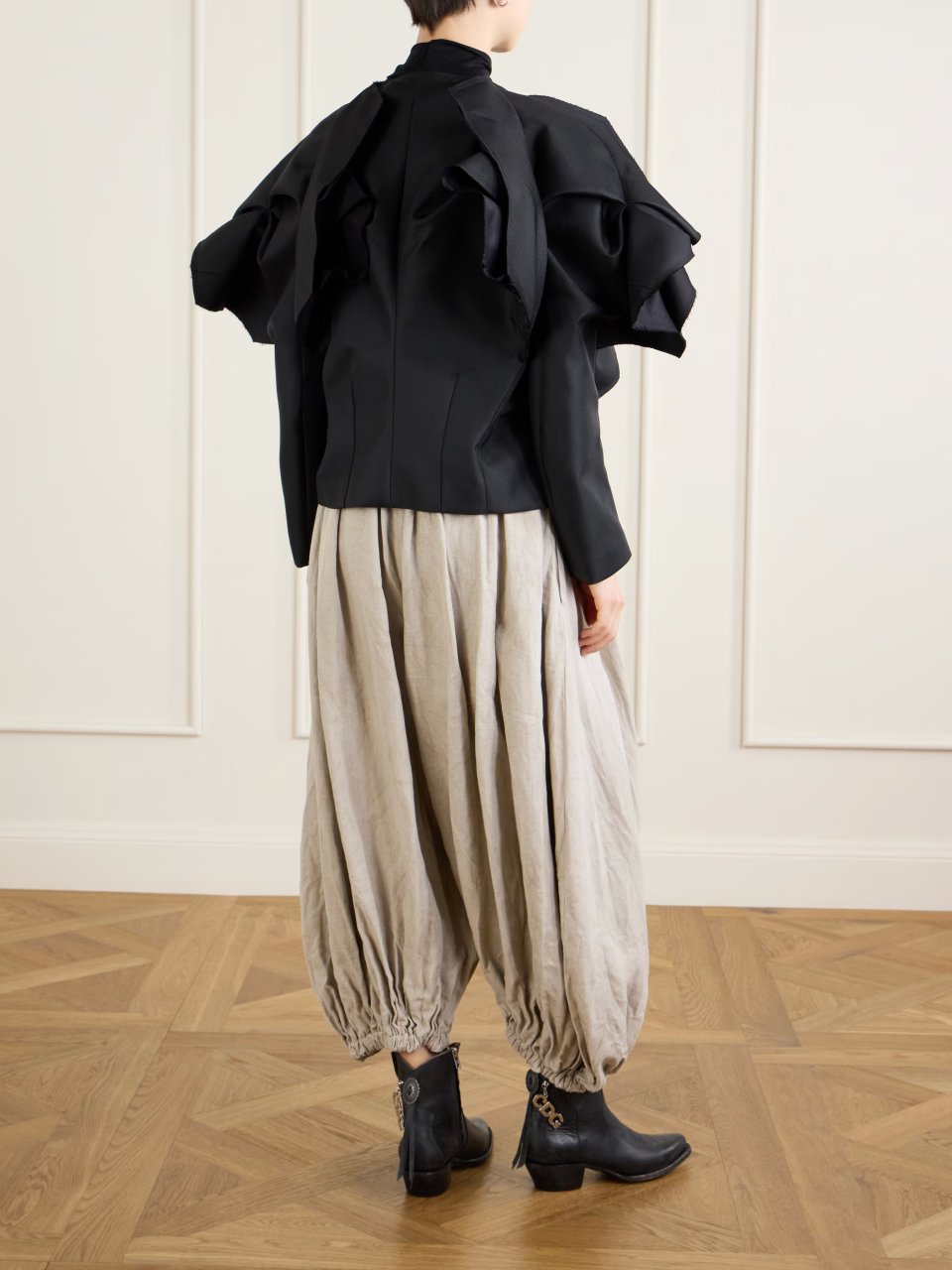 RUFFLED JACKET IN BLACK