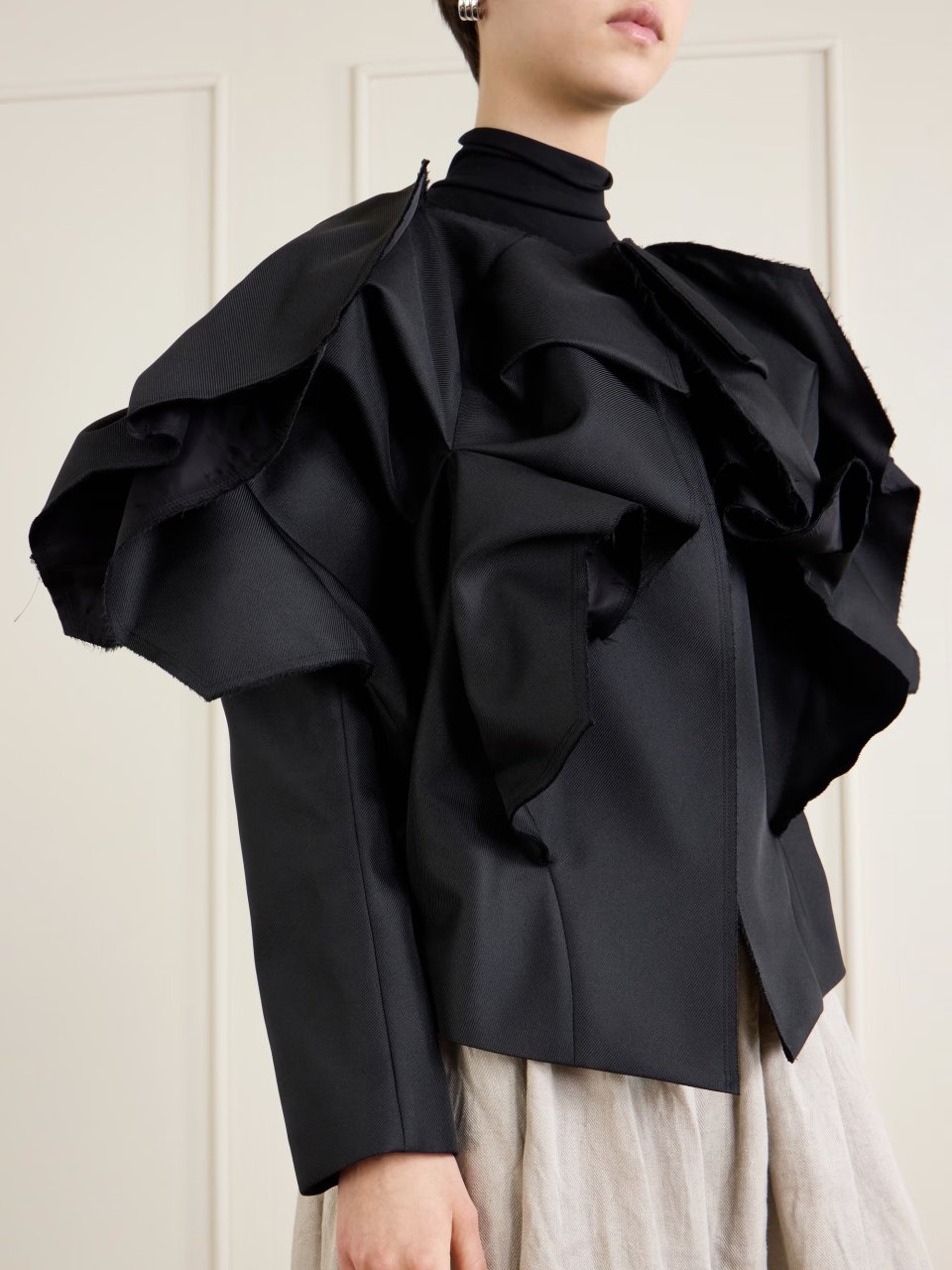 RUFFLED JACKET IN BLACK