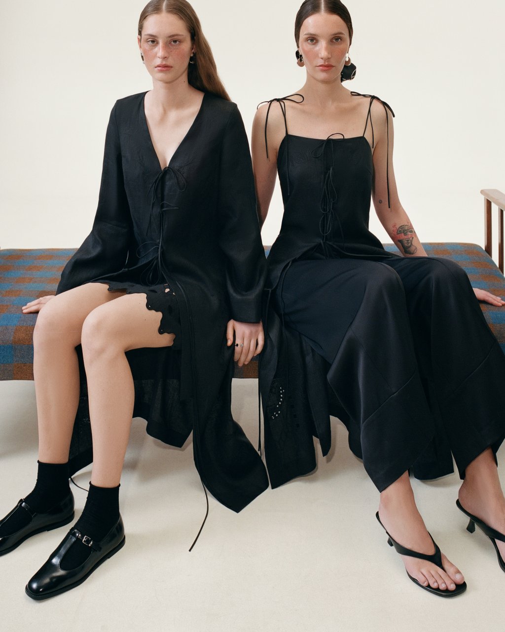 OLIANA DRESS WITH TIES IN BLACK