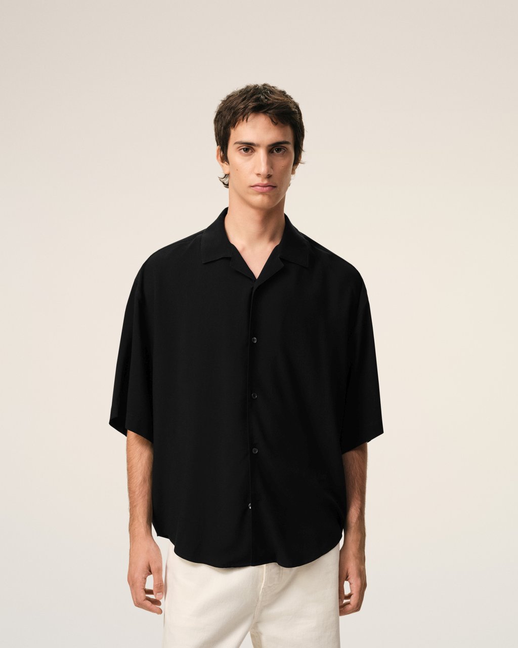 SHORT SLEEVE BOXY SHIRT WITH CAMP COLLAR AND EMBROIDERED AMI PARIS IN BLACK