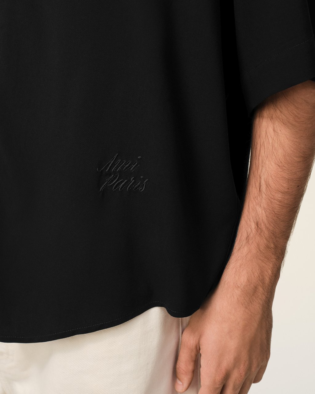 SHORT SLEEVE BOXY SHIRT WITH CAMP COLLAR AND EMBROIDERED AMI PARIS IN BLACK